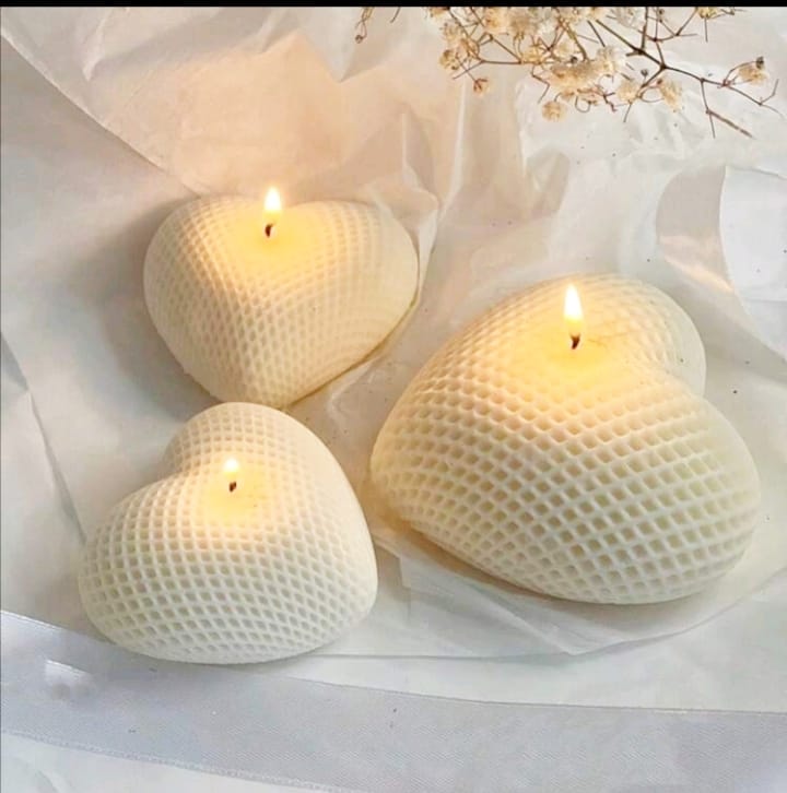 3Pc Vanilla Heart Candle Set & Gift Box