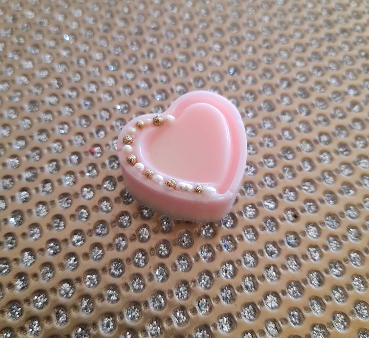 Celebration/Wedding  - Chocolate Ombre Pink & White Heart with Pearls